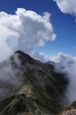 鹿島槍北峰より南峰を望む