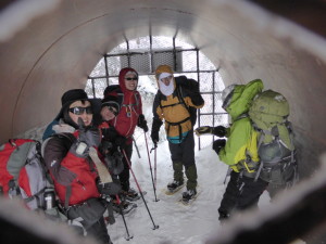 黒斑山の避難用シェルター