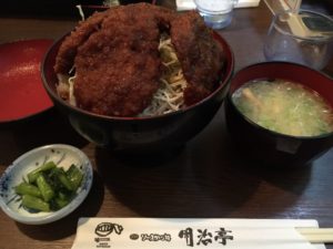 〆のソースかつ丼
