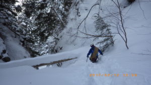 登攀を終え、懸垂下降に向かう。